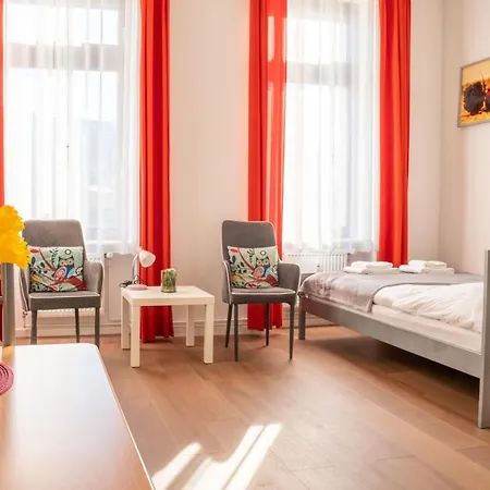 City Studio Apartment For 2, Near Sonnenallee